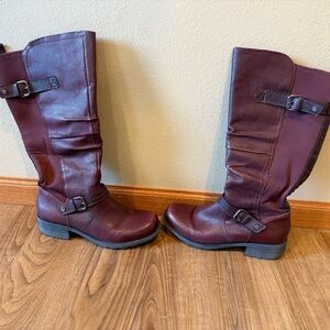 Earth Origins Purple Winter Boots with Buckles